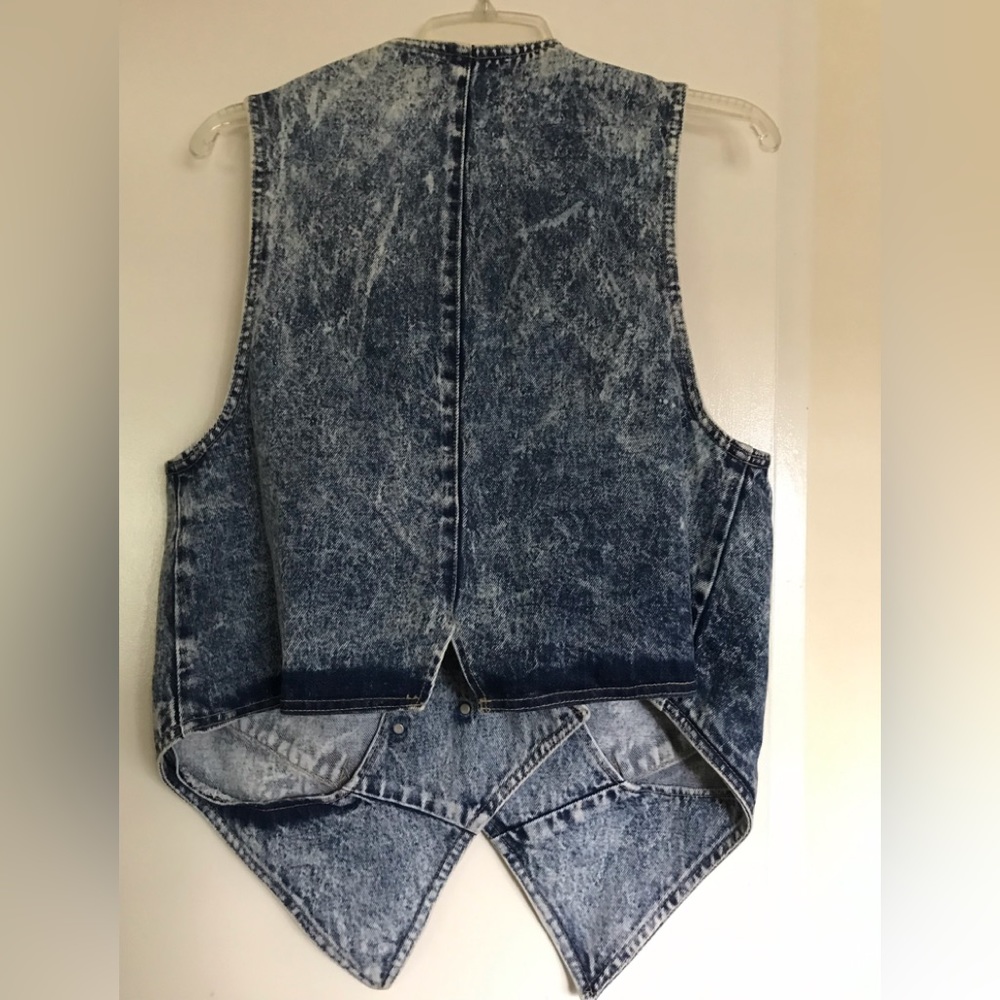 Vintage denim woman’s vest! - Picture 7 of 9